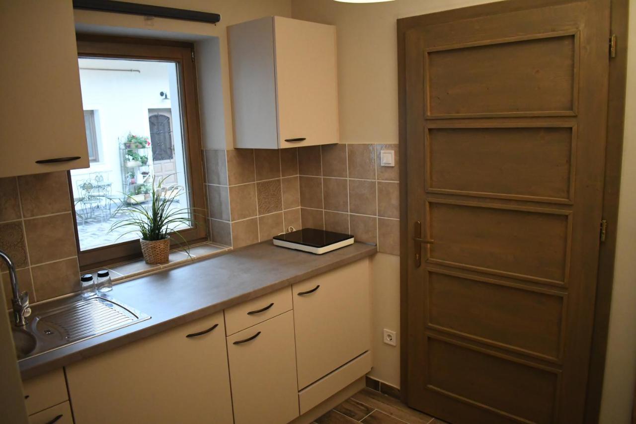 Vatus Apartmanhaz Vác Eksteriør billede