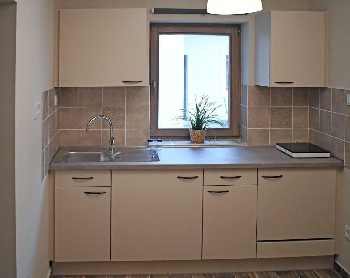 Vatus Apartmanhaz Vác Eksteriør billede