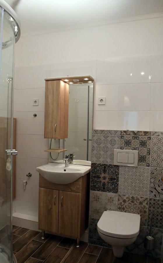 Vatus Apartmanhaz Vác Eksteriør billede