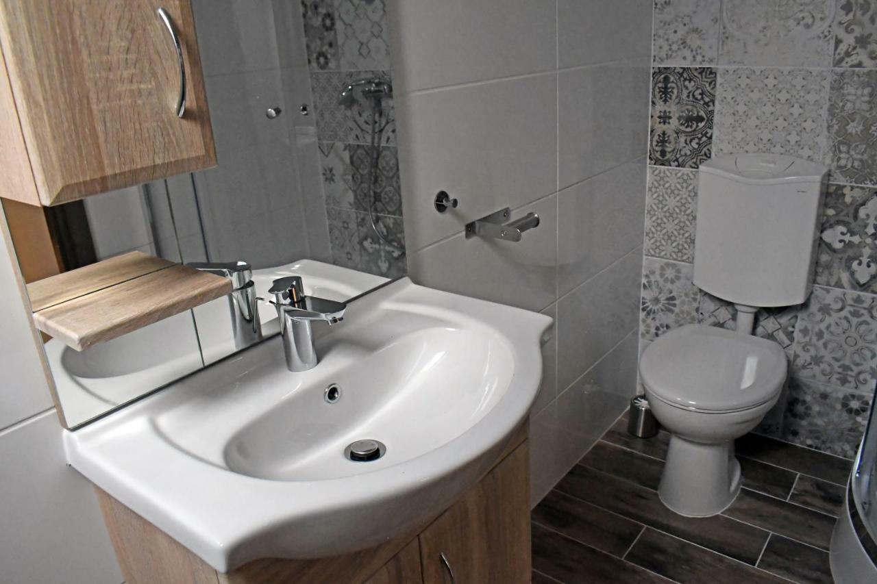 Vatus Apartmanhaz Vác Eksteriør billede