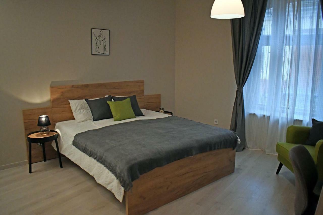 Vatus Apartmanhaz Vác Eksteriør billede